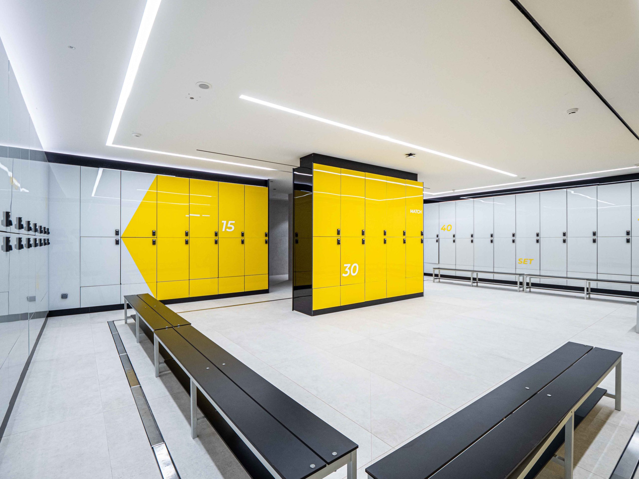 Indoor padel and tennis courts